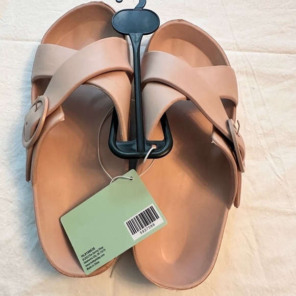 Women’s Slip On Cloud-like Soft Flip Flops Light Pink Size 7 NWT - Picture 2 of 7